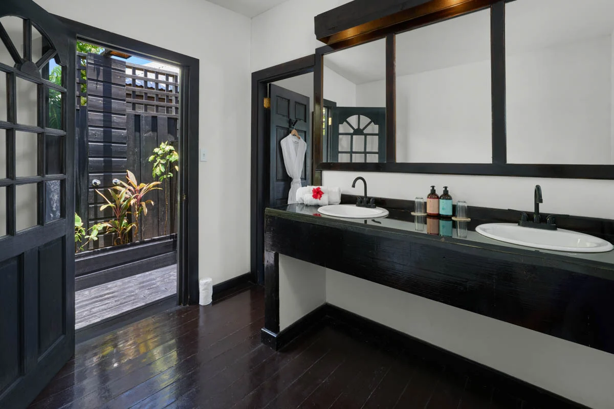 05 Plunge Pool bathroom Keyonna Beach Antigua hotel